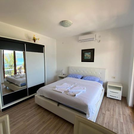 Apartments Family Tivat Exterior foto
