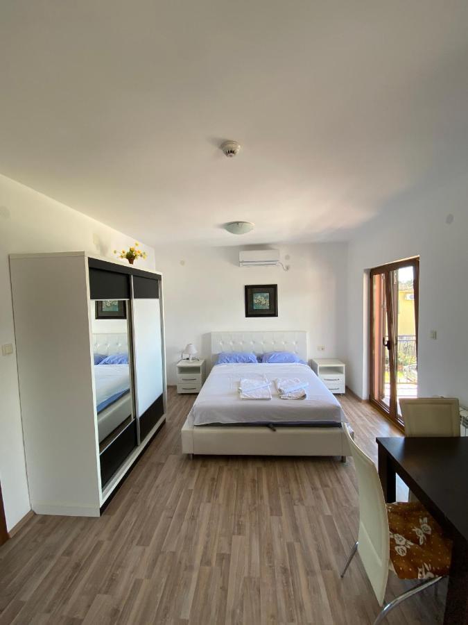 Apartments Family Tivat Exterior foto